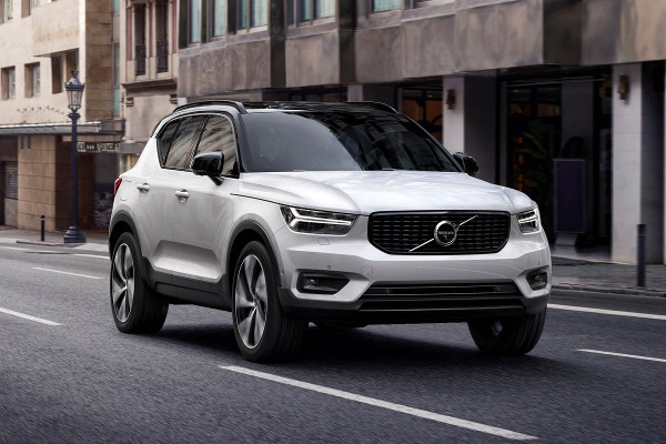 VOLVO XC40